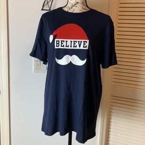 OLD NAVY Christmas Santa “Believe” SS t-shirt Sz L